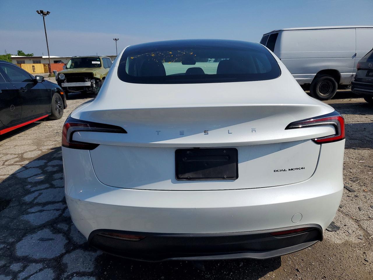 2024 TESLA MODEL 3 photo 11