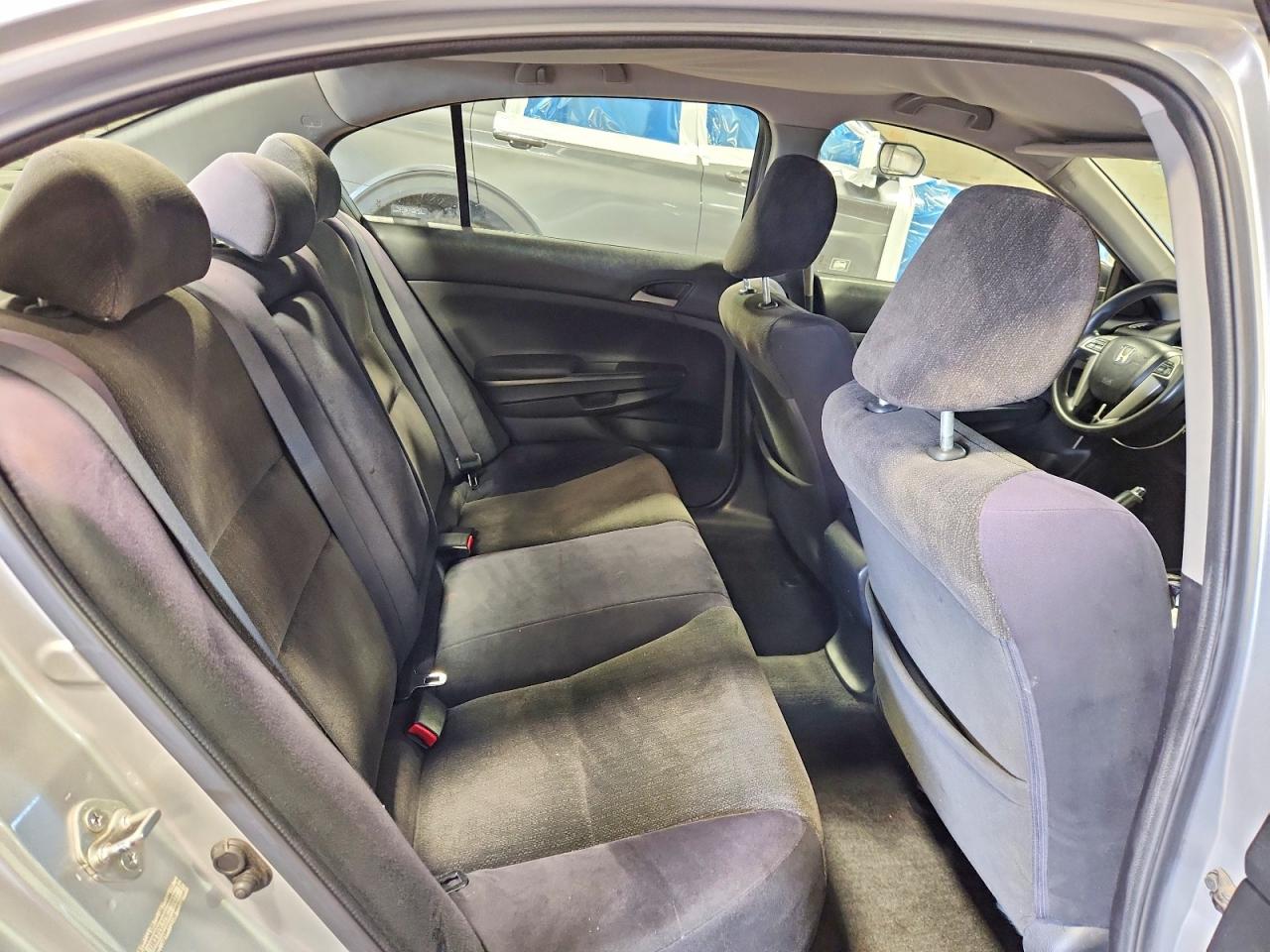 2009 HONDA ACCORD LX photo 19