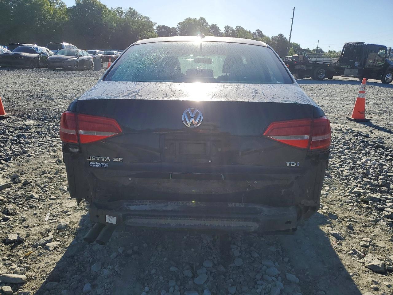 2015 VOLKSWAGEN JETTA TDI photo 16