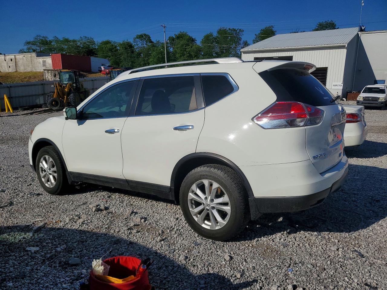 2016 NISSAN ROGUE SV photo 4