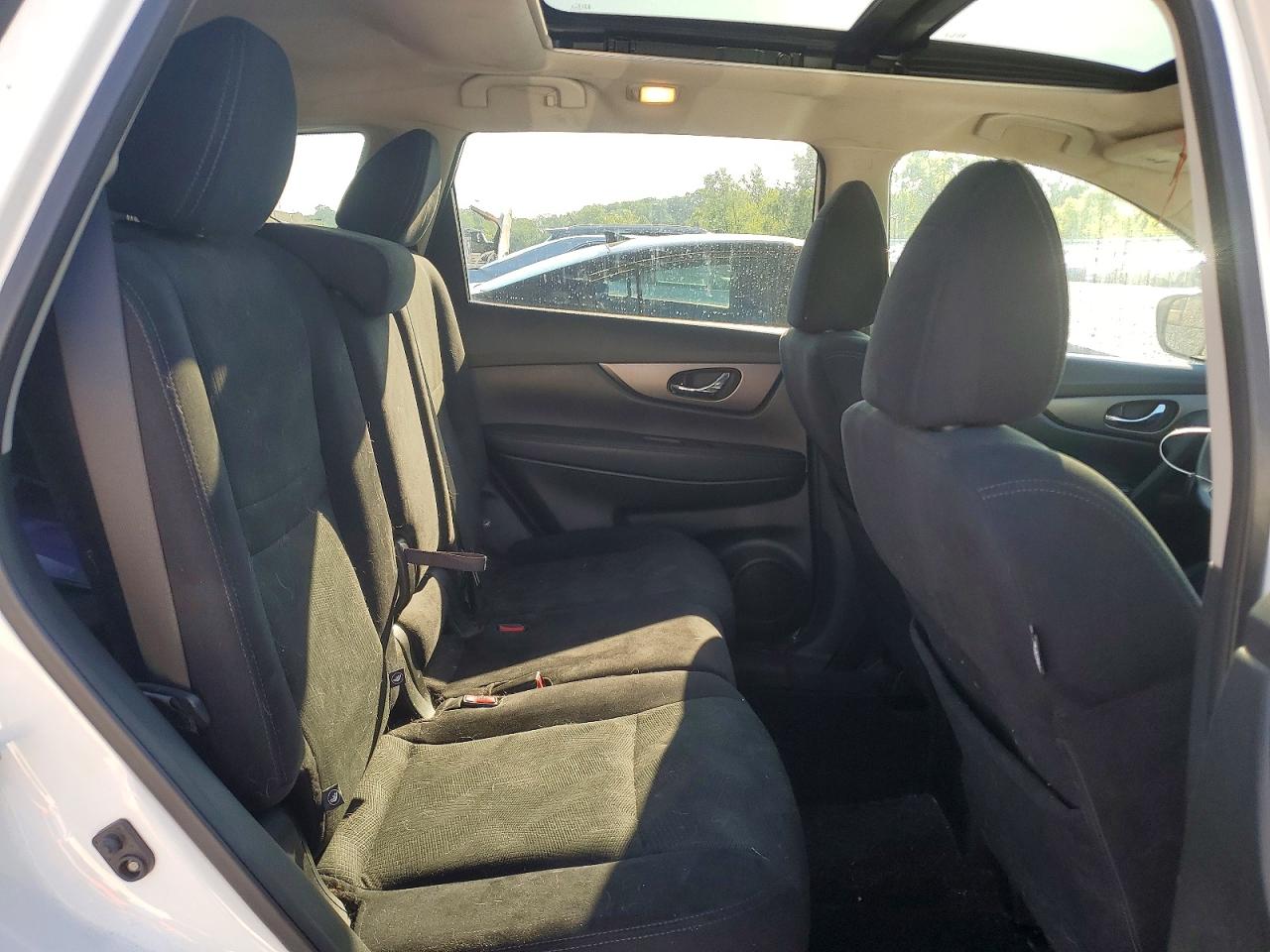 2016 NISSAN ROGUE SV photo 31