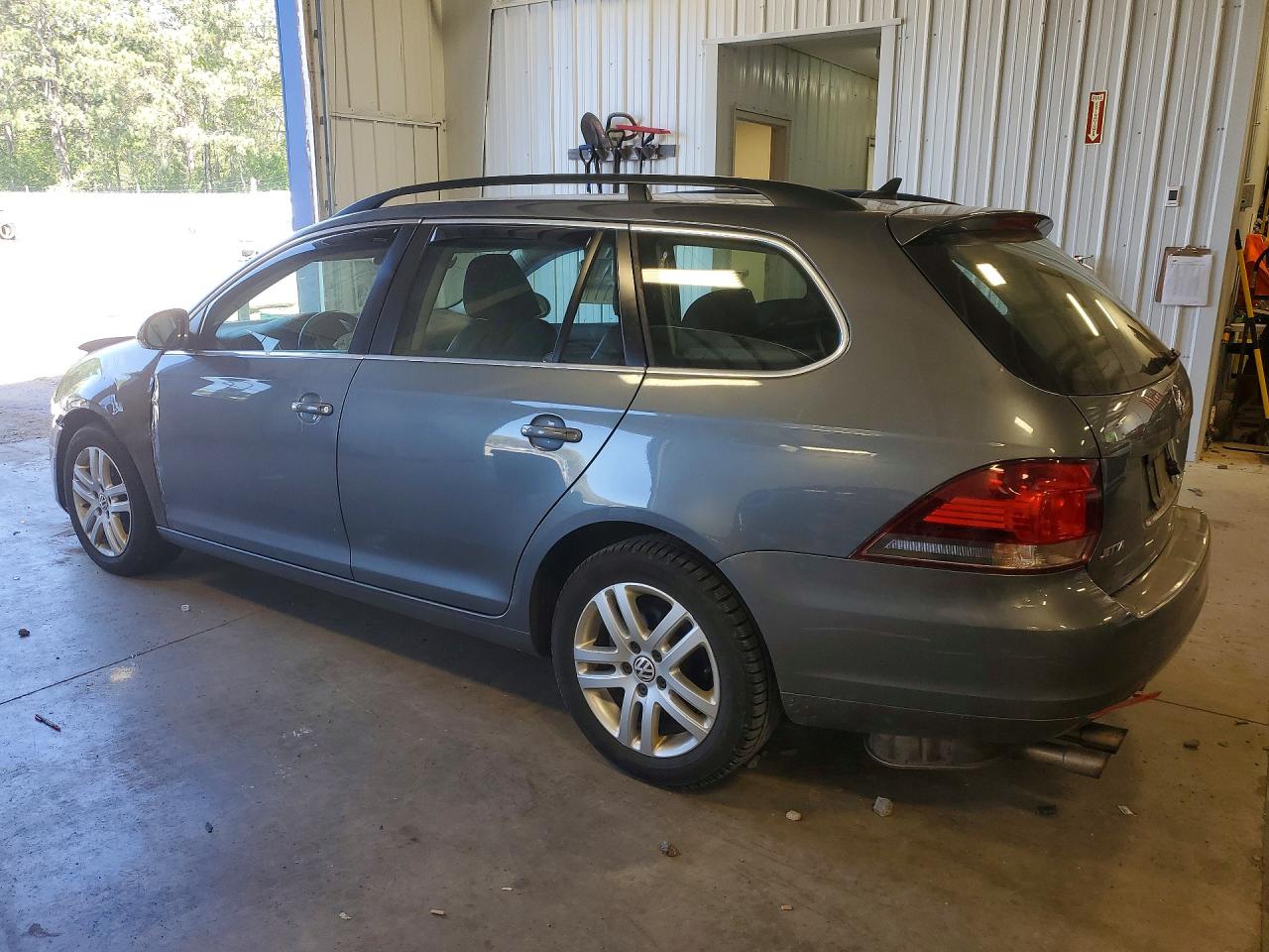 2011 VOLKSWAGEN JETTA TDI photo 4