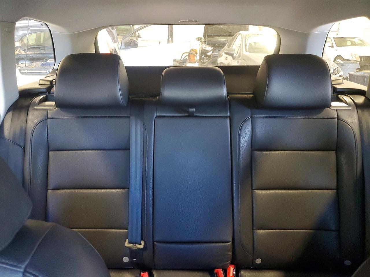 2011 VOLKSWAGEN JETTA TDI photo 28