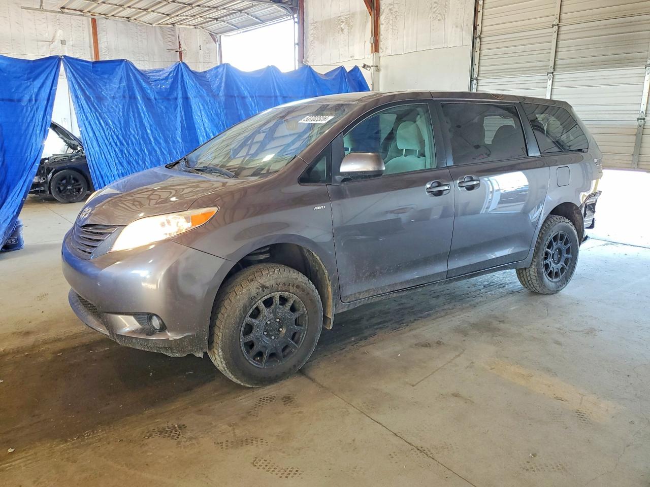 2017 TOYOTA SIENNA