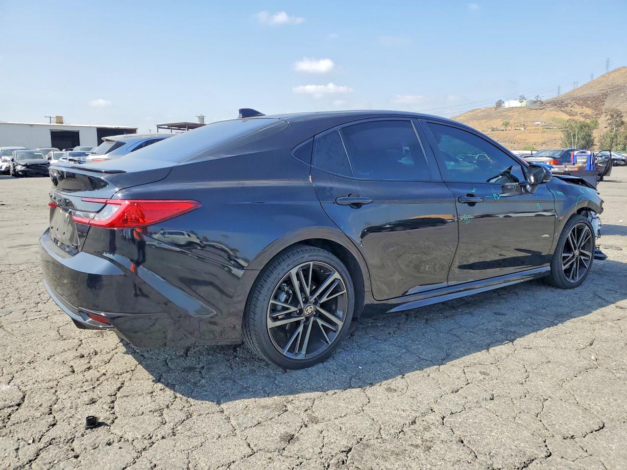 2025 TOYOTA CAMRY XSE photo 5