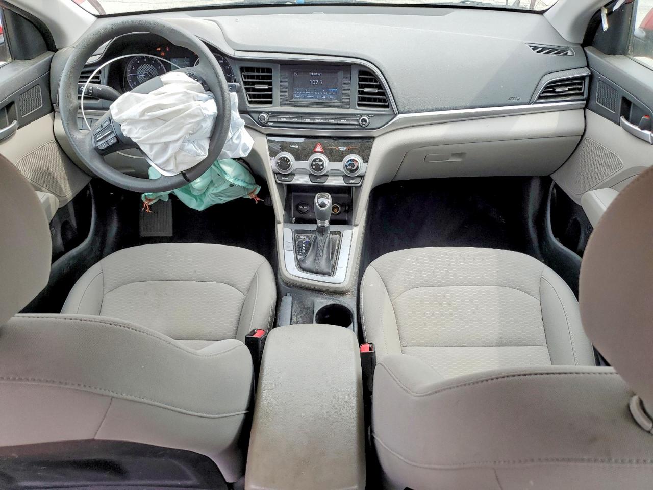 2019 HYUNDAI ELANTRA SE photo 22