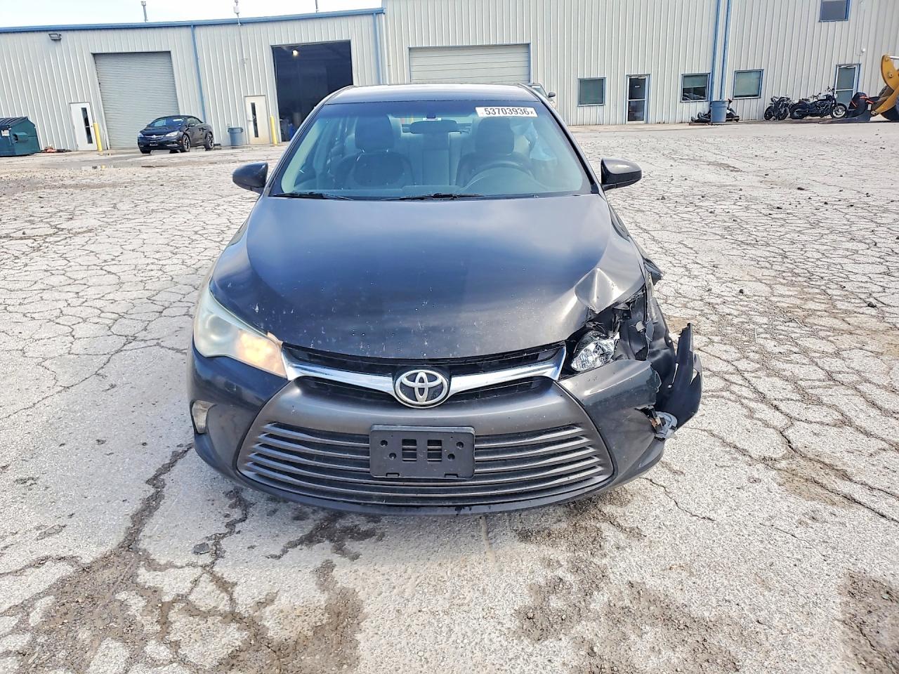 2015 TOYOTA CAMRY LE photo 9