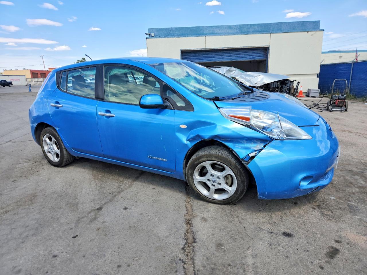2012 NISSAN LEAF SV photo 7