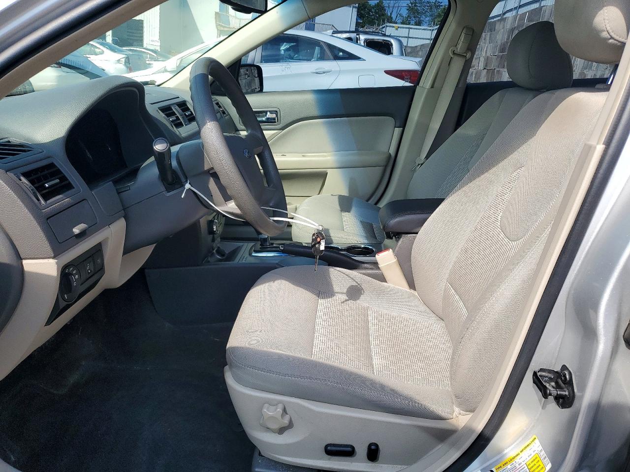 2011 FORD FUSION SE photo 13