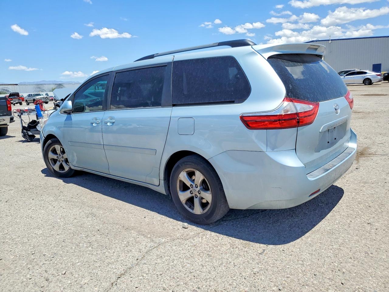 2015 TOYOTA SIENNA LE photo 2