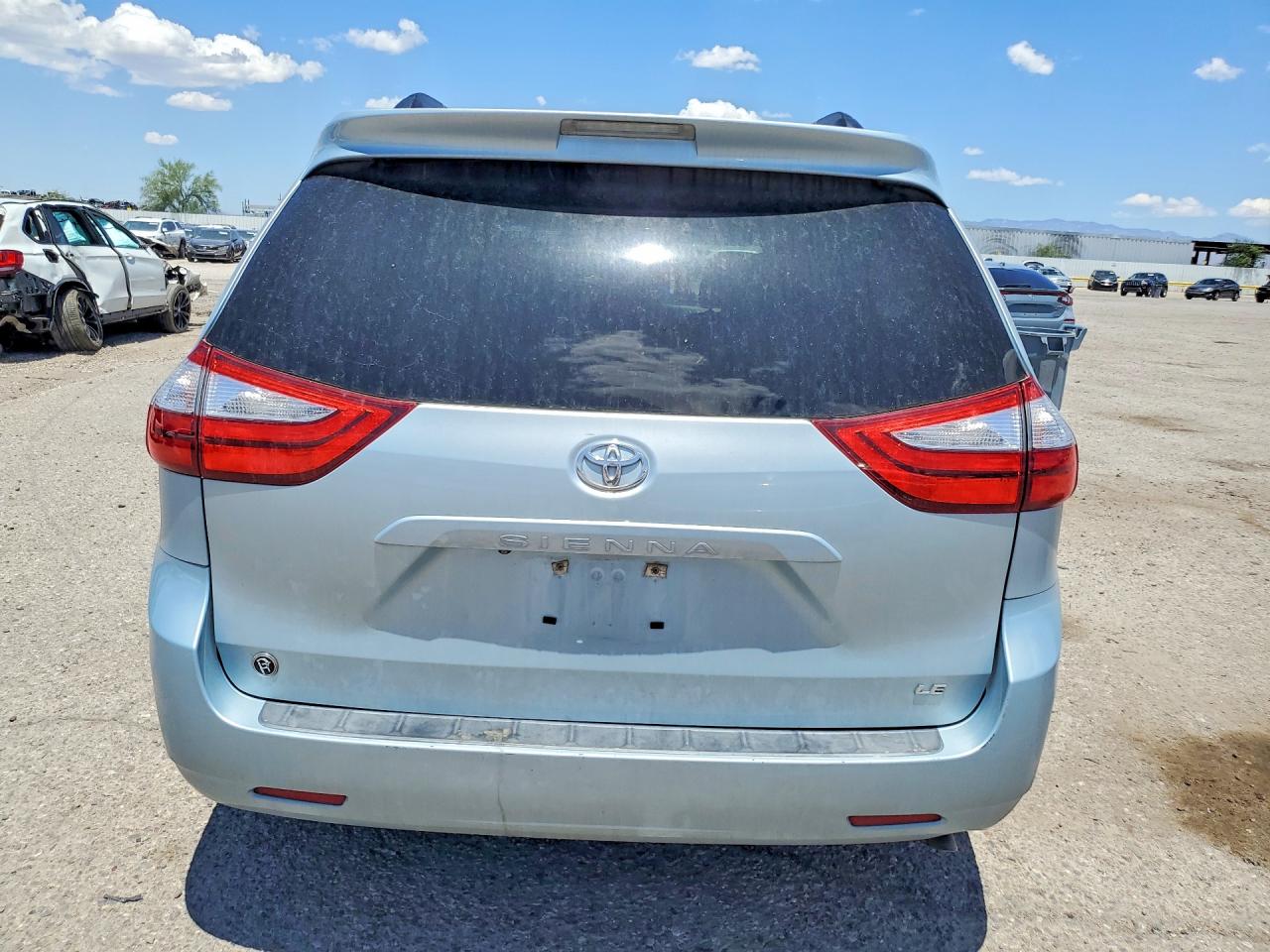 2015 TOYOTA SIENNA LE photo 6