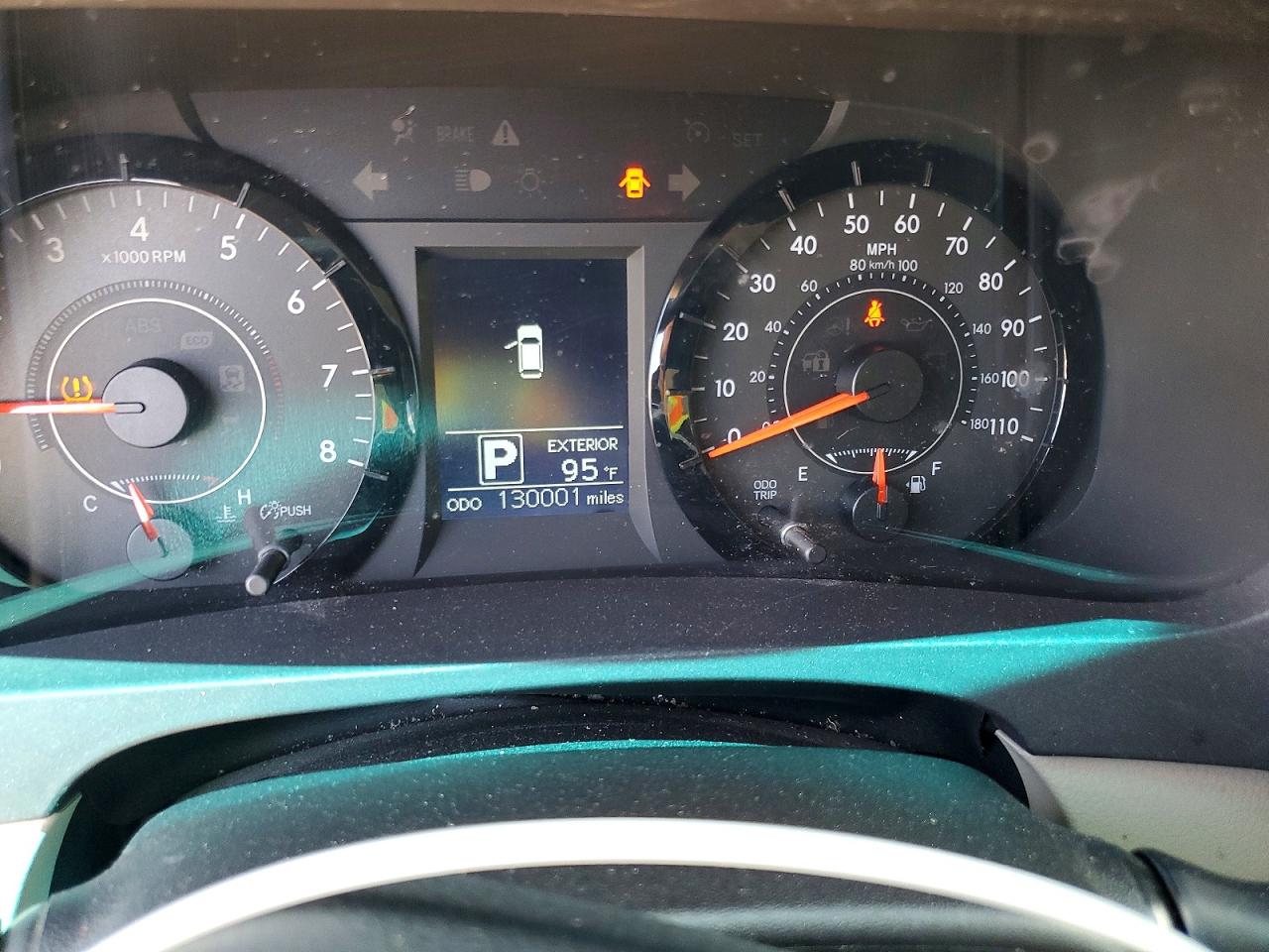 2015 TOYOTA SIENNA LE photo 9