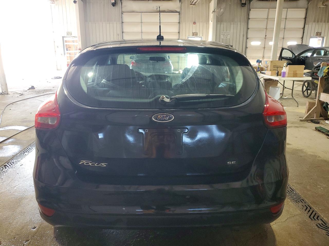 2017 FORD FOCUS SE photo 11