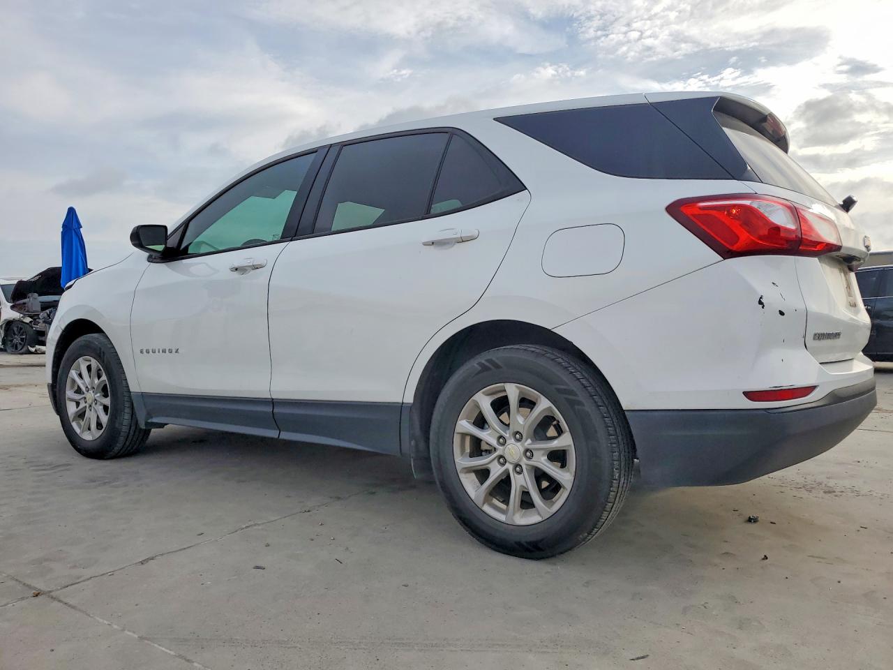 2019 CHEVROLET EQUINOX LS photo 3