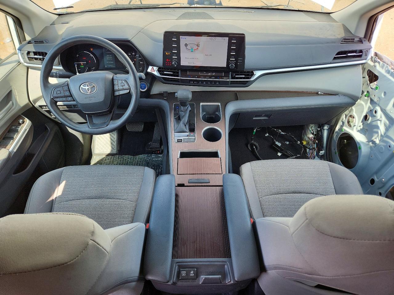 2022 TOYOTA SIENNA LE photo 8