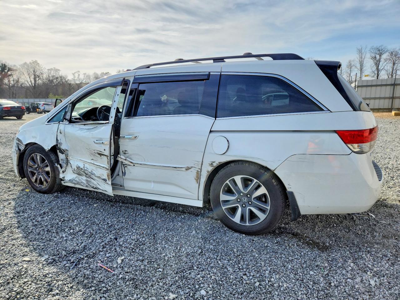 2014 HONDA ODYSSEY TOURING photo 4