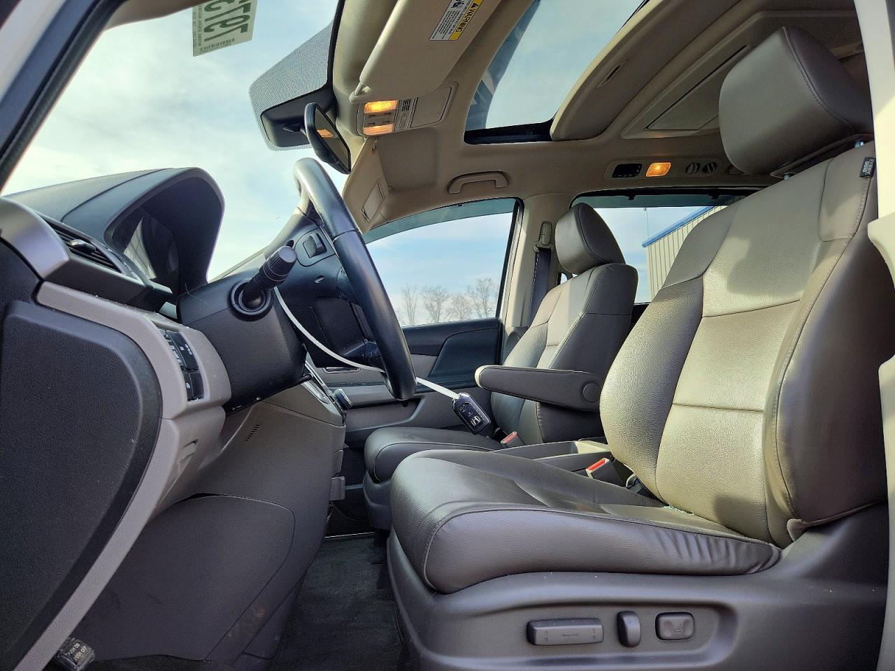 2014 HONDA ODYSSEY TOURING photo 19