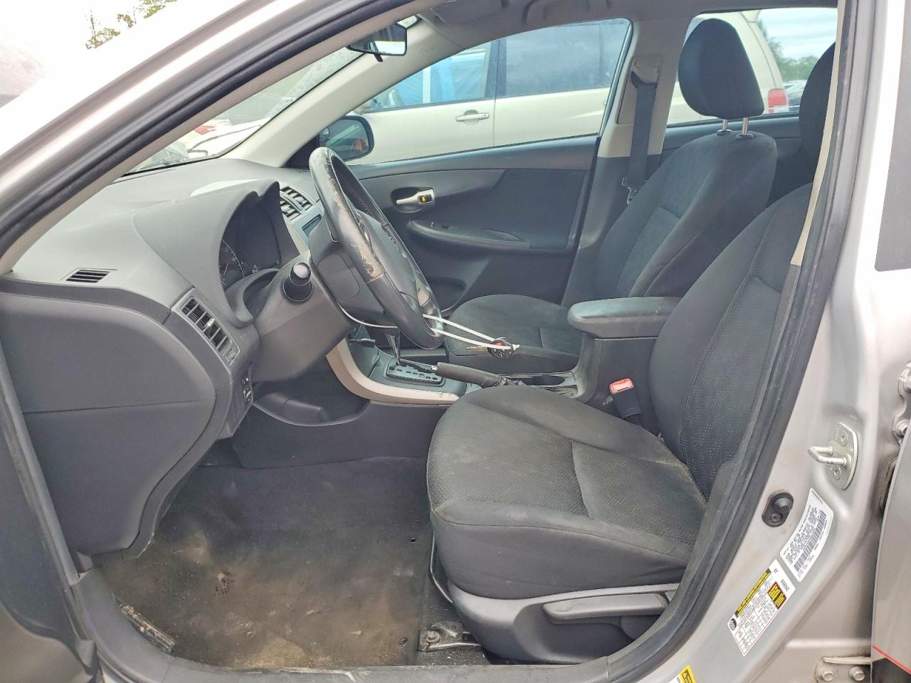 2009 TOYOTA COROLLA S photo 13
