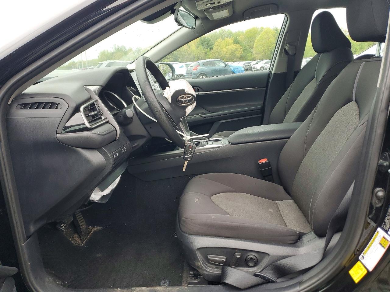2023 TOYOTA CAMRY LE photo 13