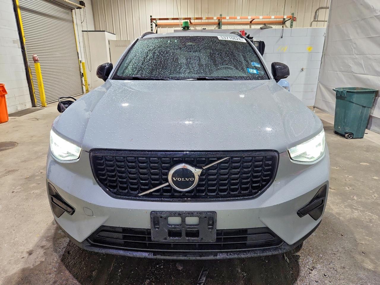2024 VOLVO XC40 CORE photo 13