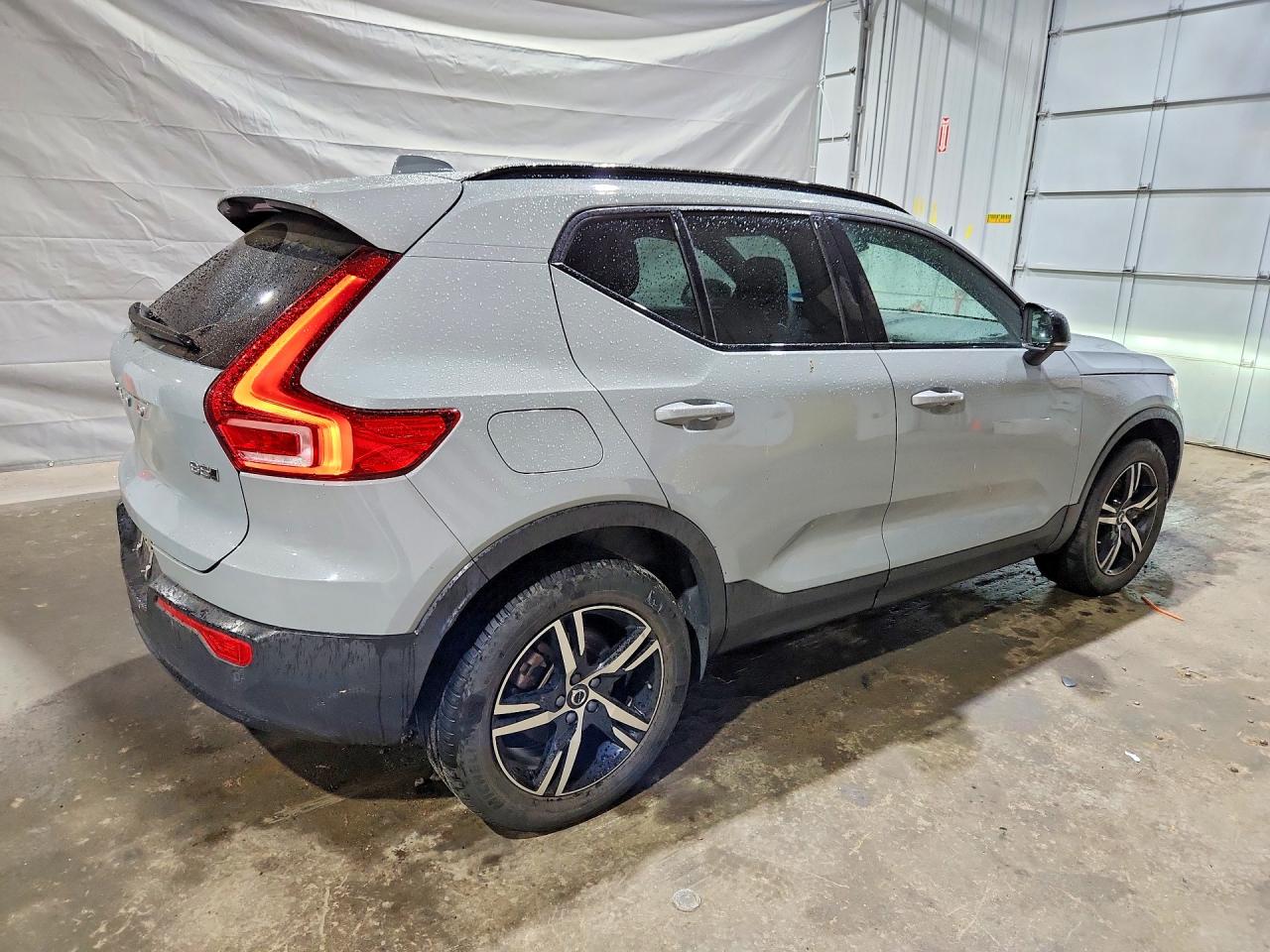 2024 VOLVO XC40 CORE photo 7