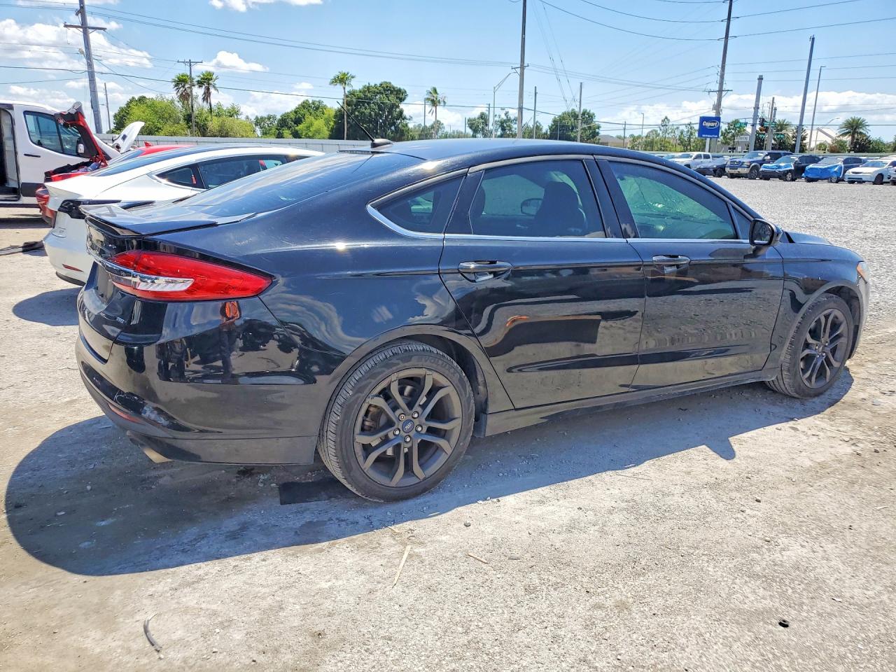 2018 FORD FUSION SE photo 5