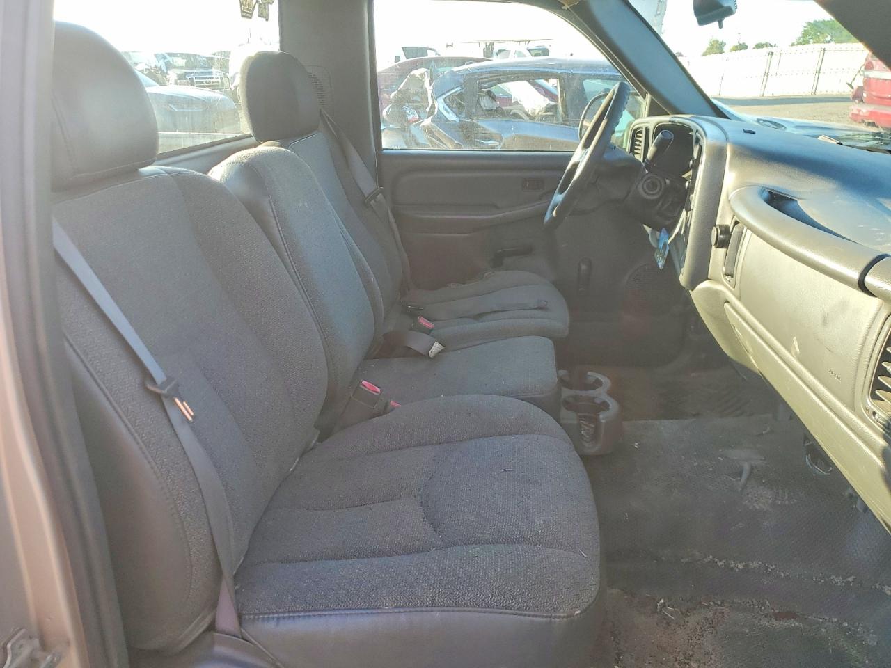 2004 GMC NEW SIERRA C1500 photo 19