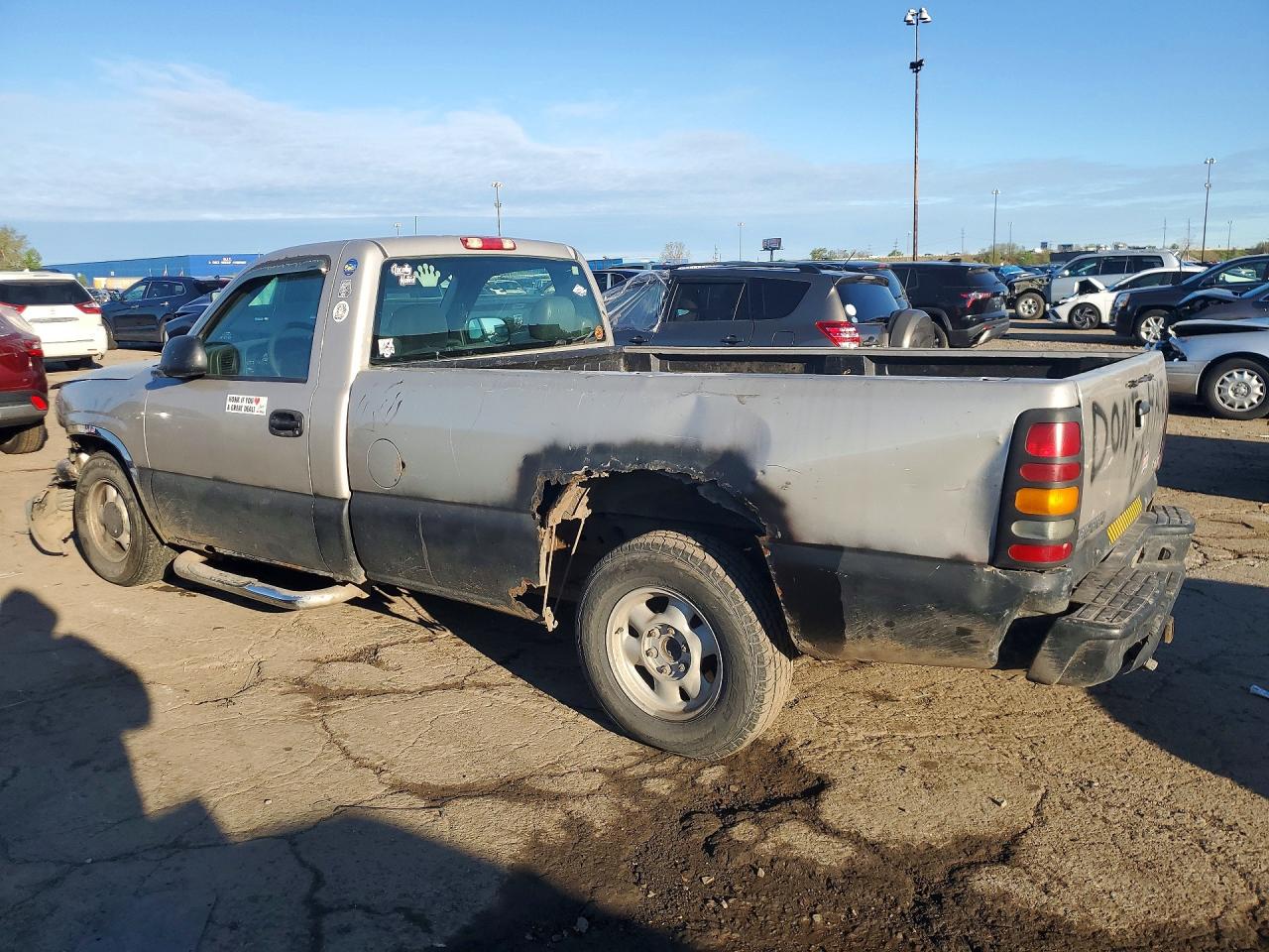 2004 GMC NEW SIERRA C1500 photo 3