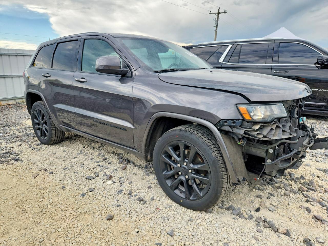 2018 JEEP GRAND CHEROKEE LAREDO photo 4