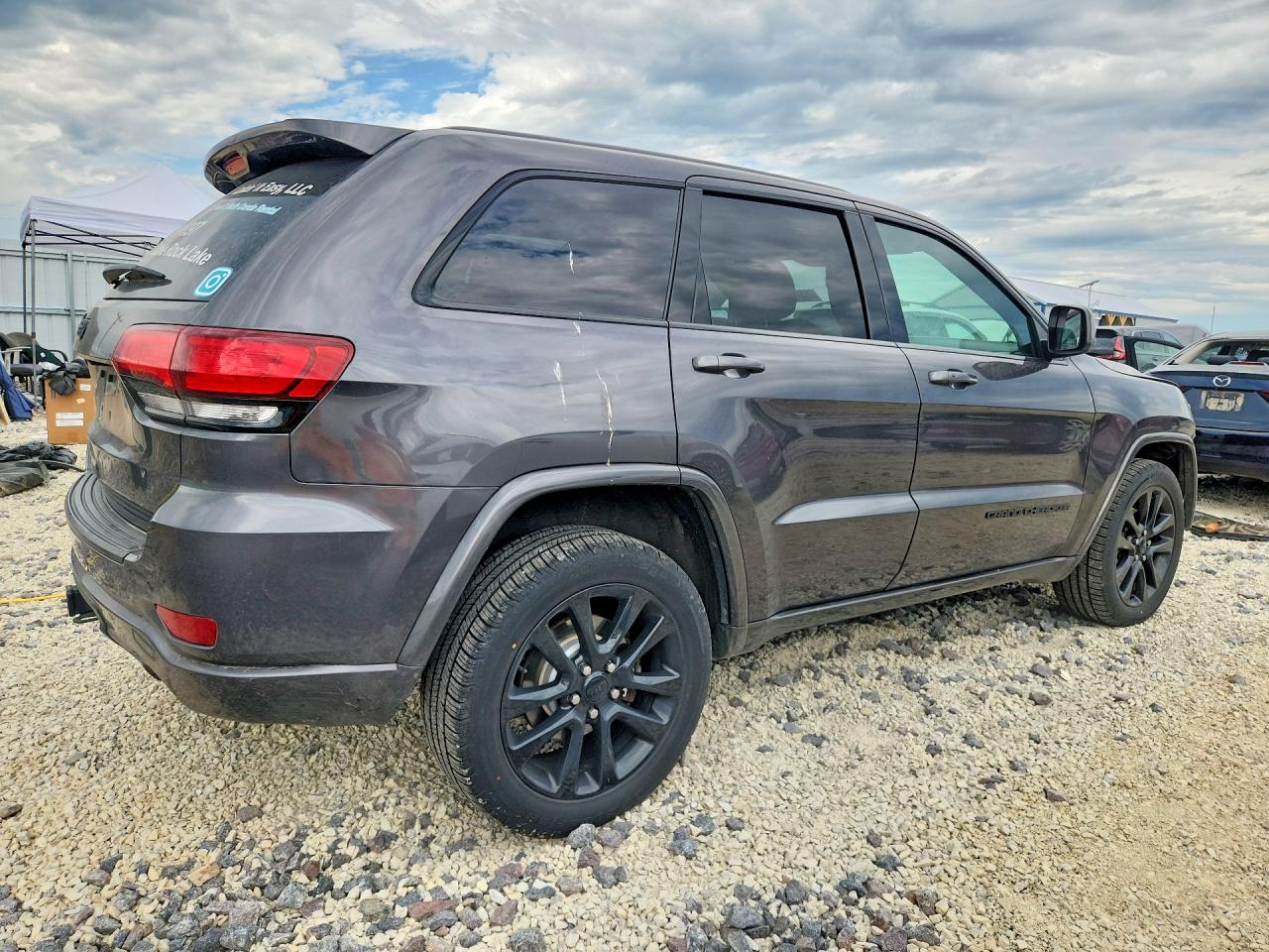 2018 JEEP GRAND CHEROKEE LAREDO photo 3