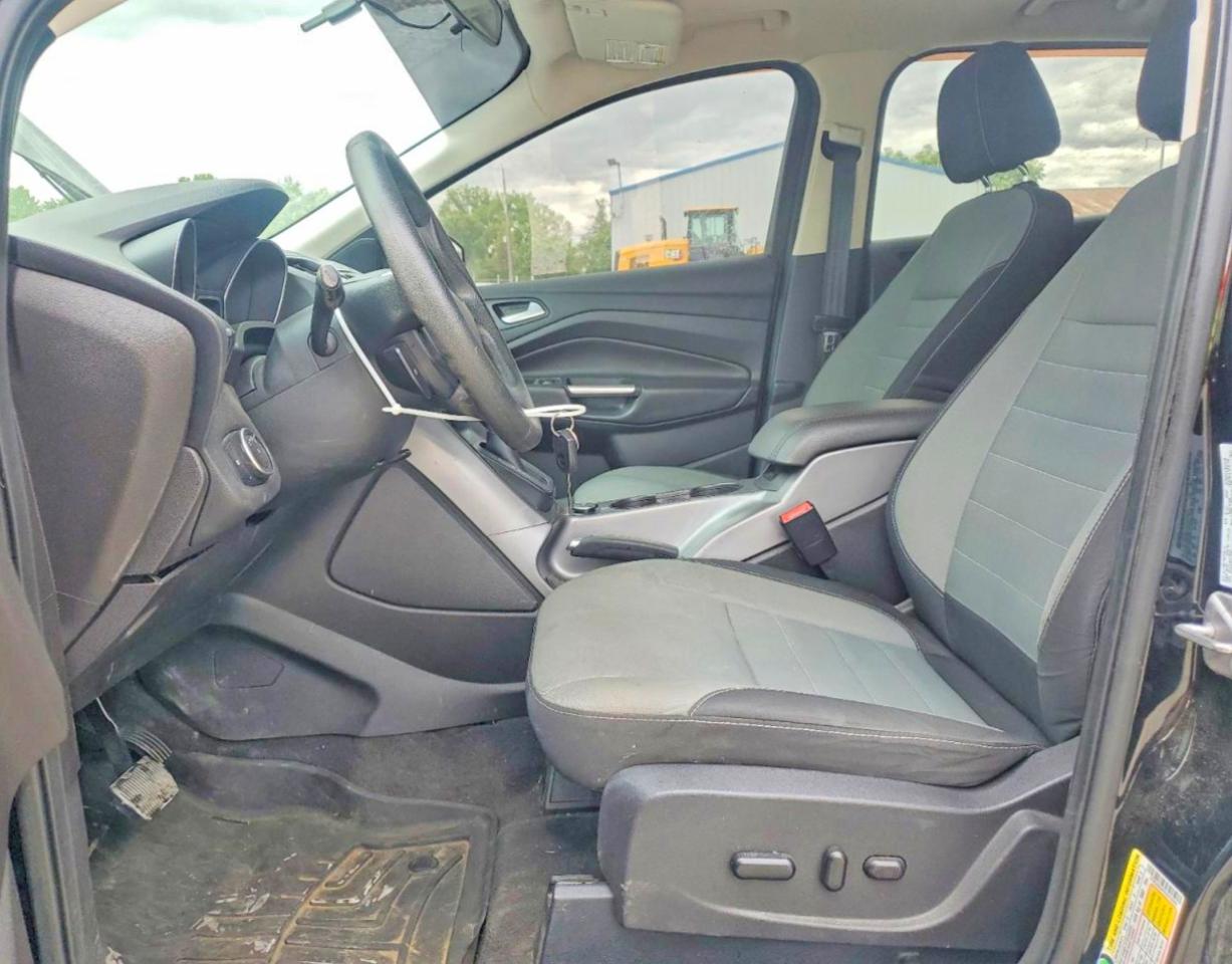 2016 FORD ESCAPE SE photo 25