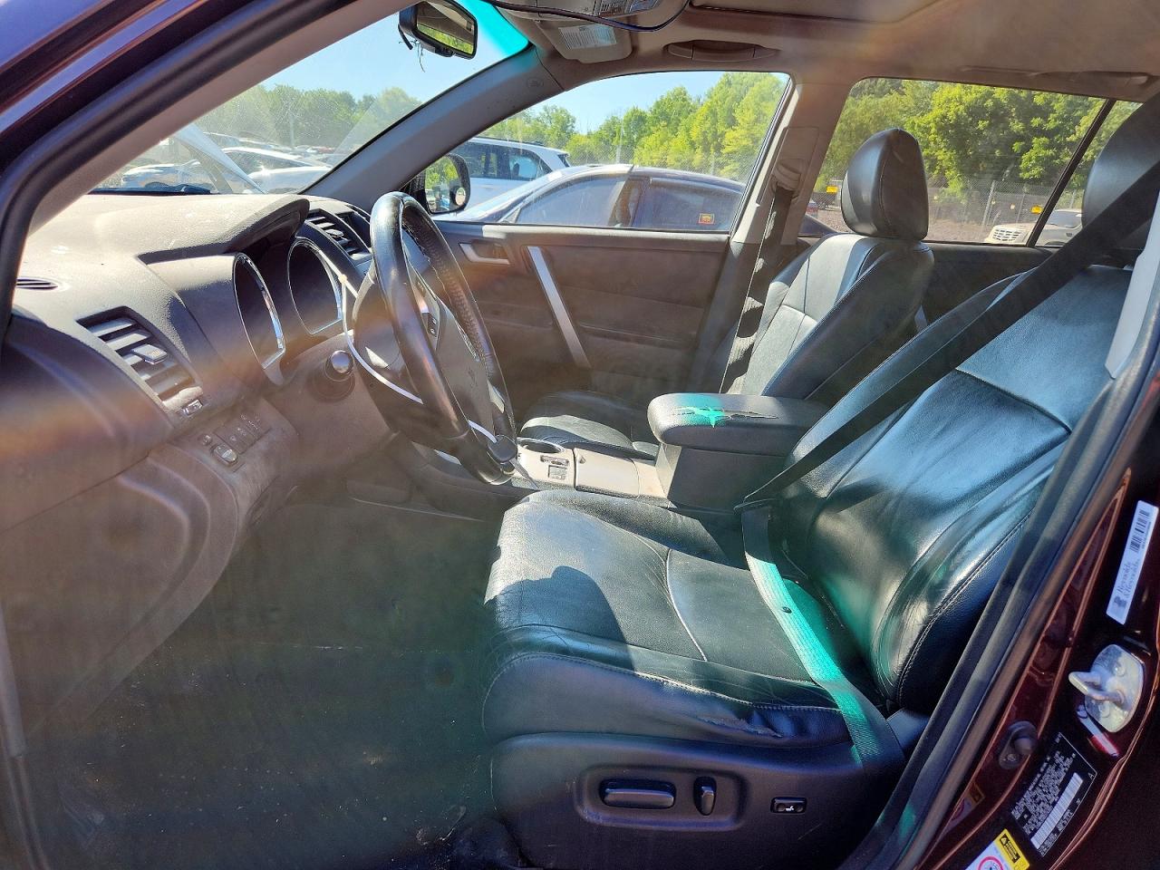 2012 TOYOTA HIGHLANDER SE photo 13