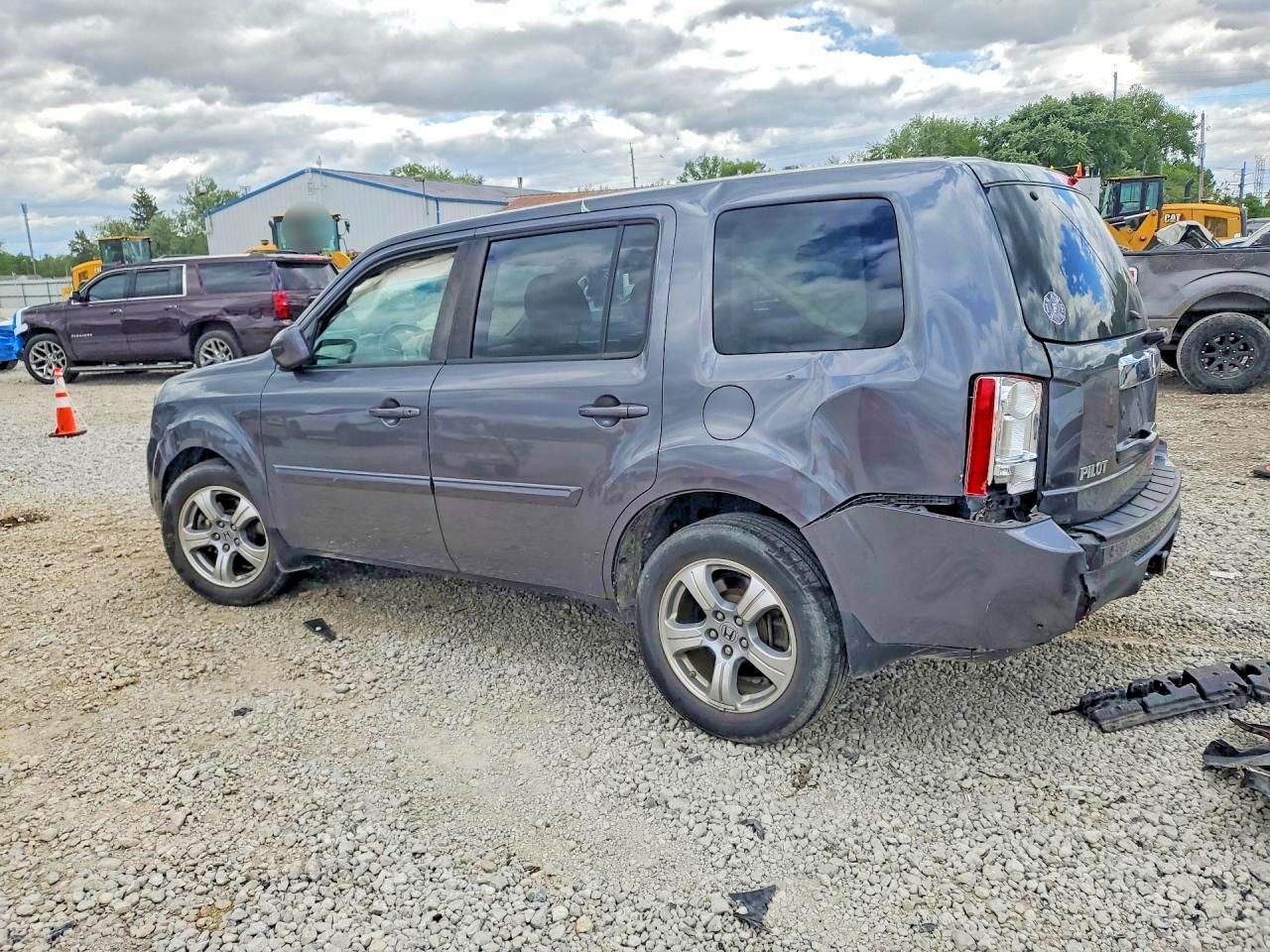 2015 HONDA PILOT EXL photo 3