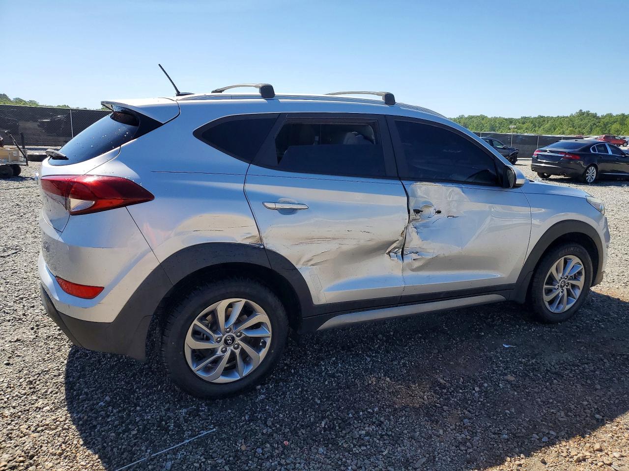 2017 HYUNDAI TUCSON SE photo 7