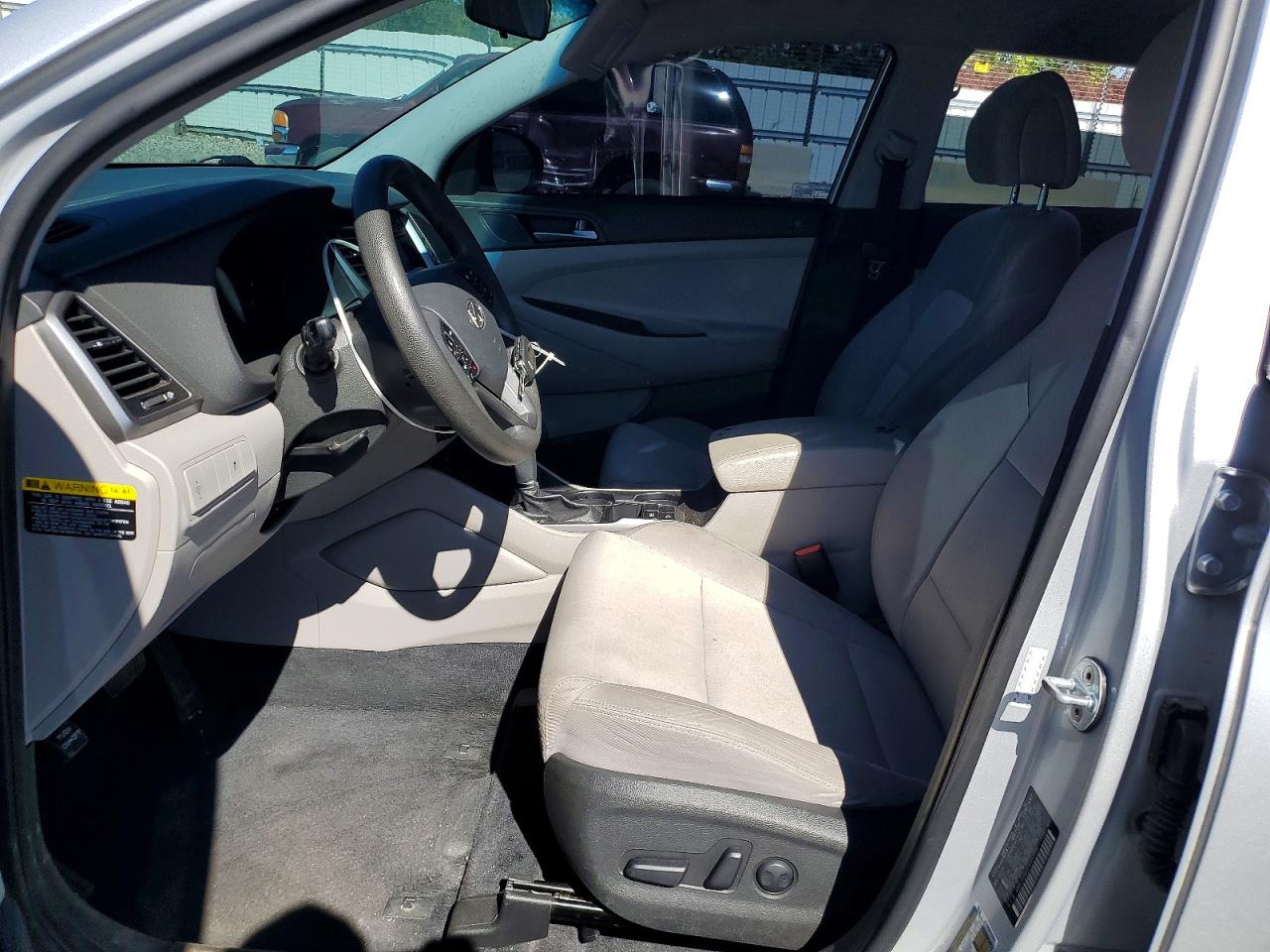 2017 HYUNDAI TUCSON SE photo 19