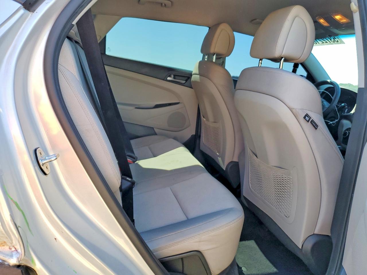 2017 HYUNDAI TUCSON SE photo 28