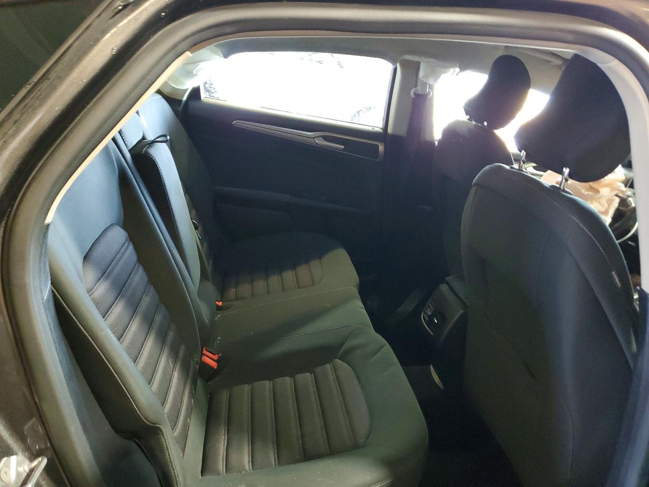 2017 FORD FUSION SE photo 19