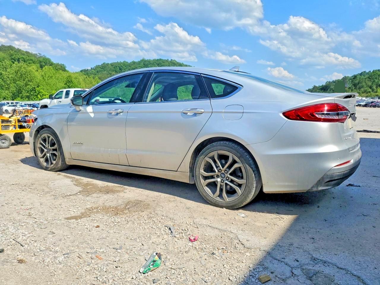 2019 FORD FUSION TITANIUM photo 4