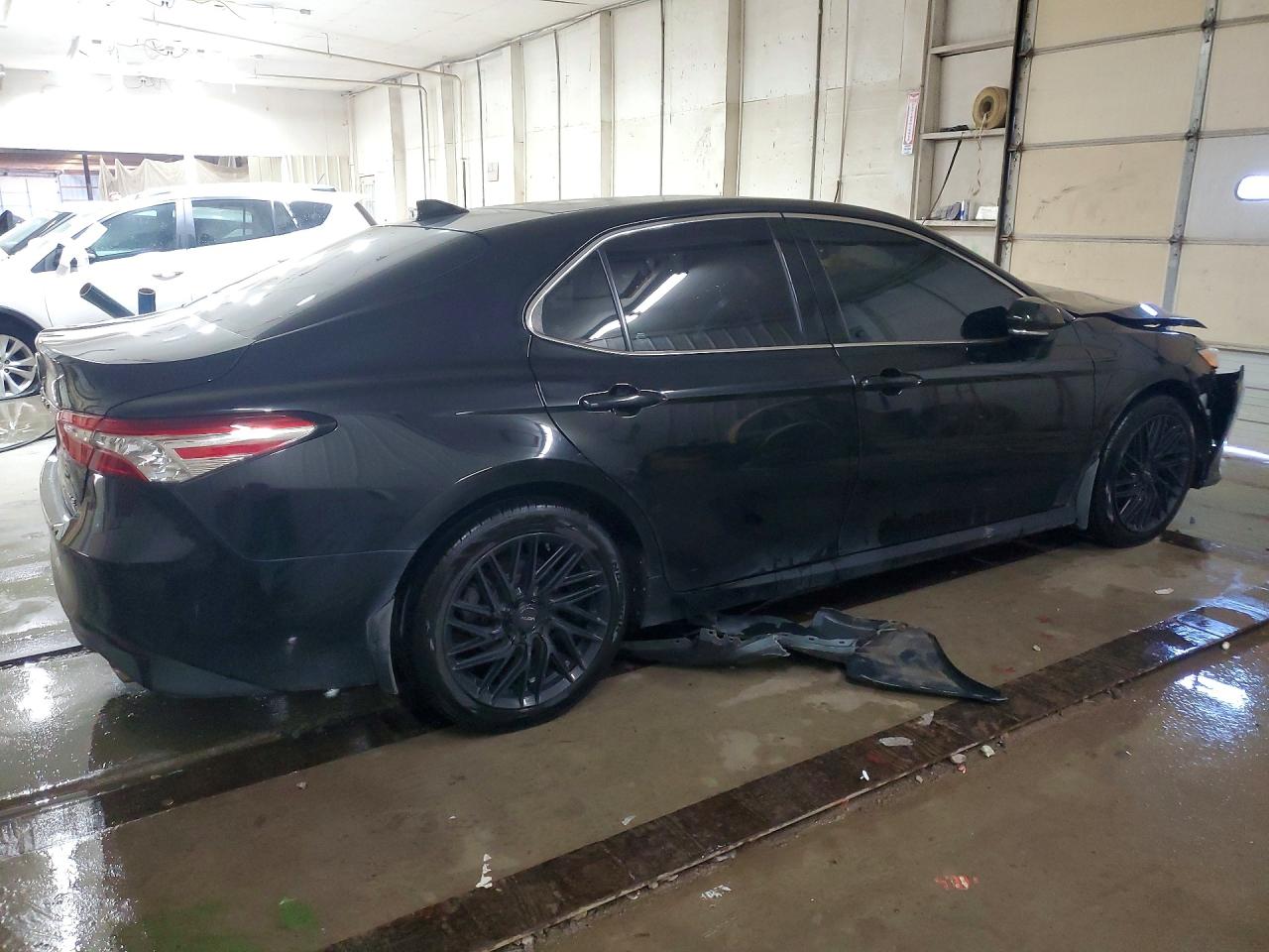 2019 TOYOTA CAMRY XLE photo 7