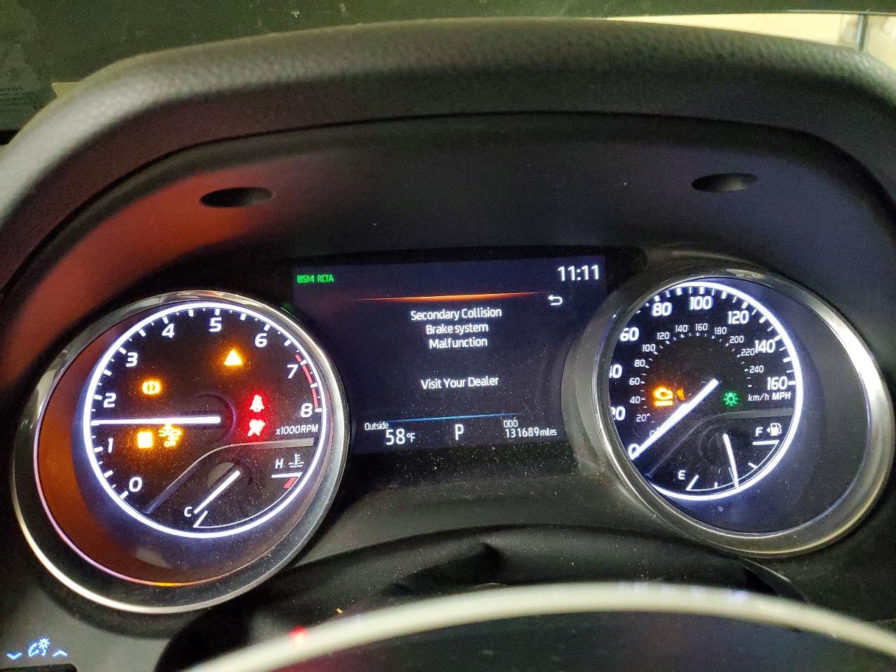 2019 TOYOTA CAMRY XLE photo 25