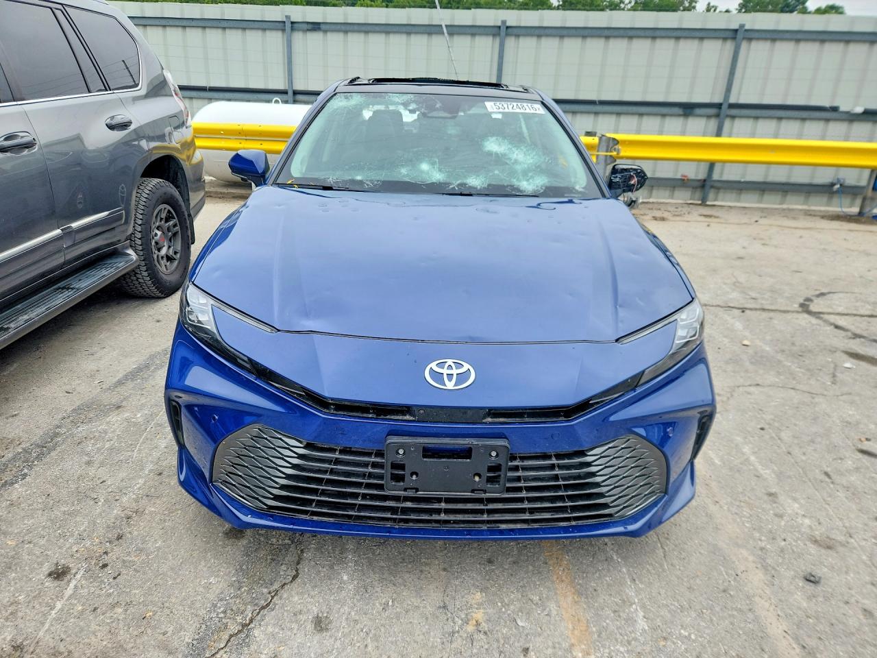 2026 TOYOTA CAMRY XLE photo 13