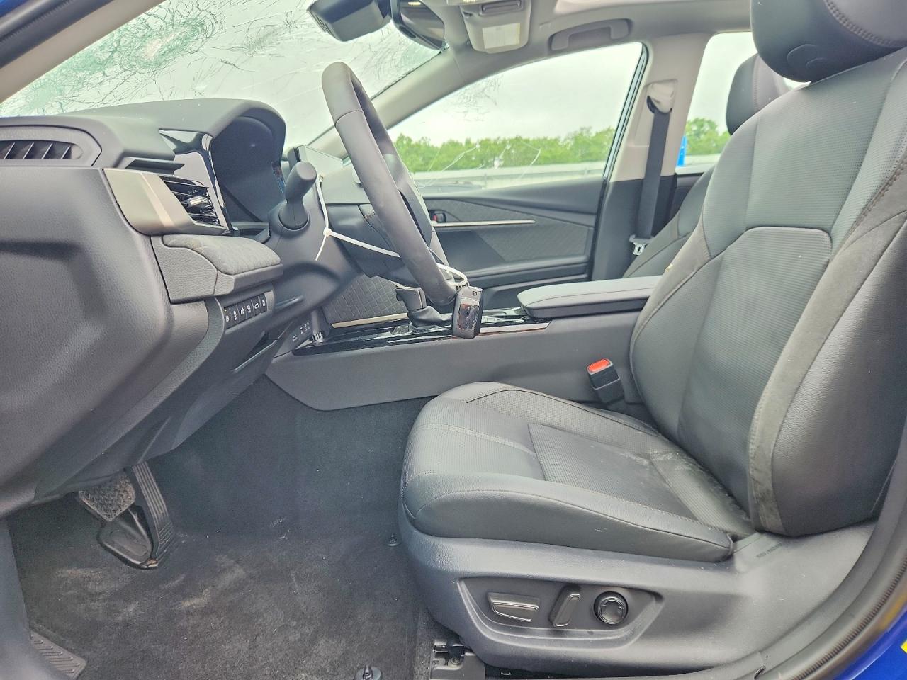 2026 TOYOTA CAMRY XLE photo 18