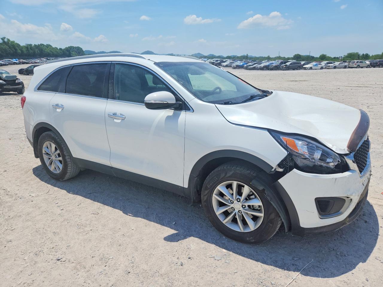 2016 KIA SORENTO LX photo 4
