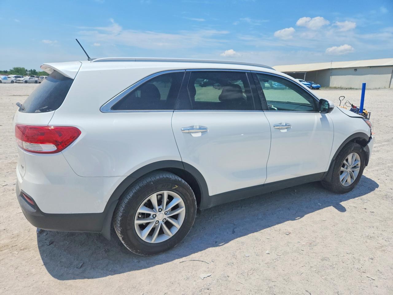 2016 KIA SORENTO LX photo 3