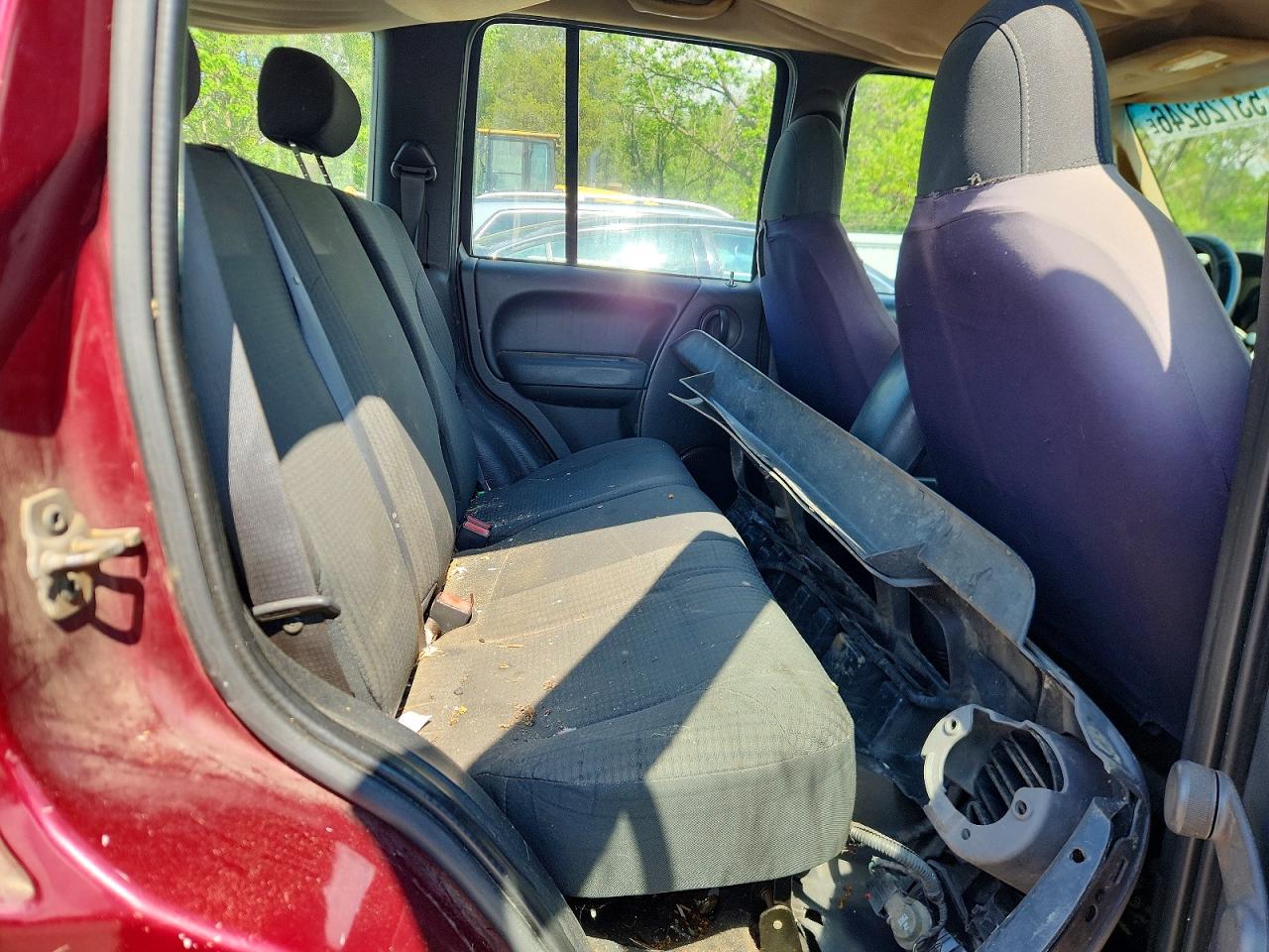 2003 JEEP LIBERTY SPORT photo 11