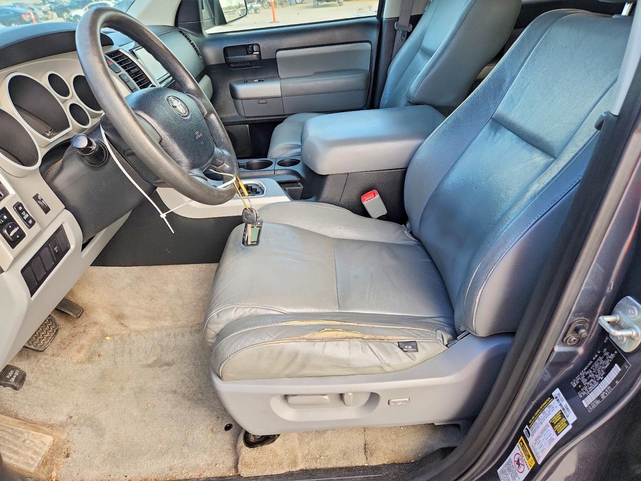 2008 TOYOTA SEQUOIA SR5 photo 13
