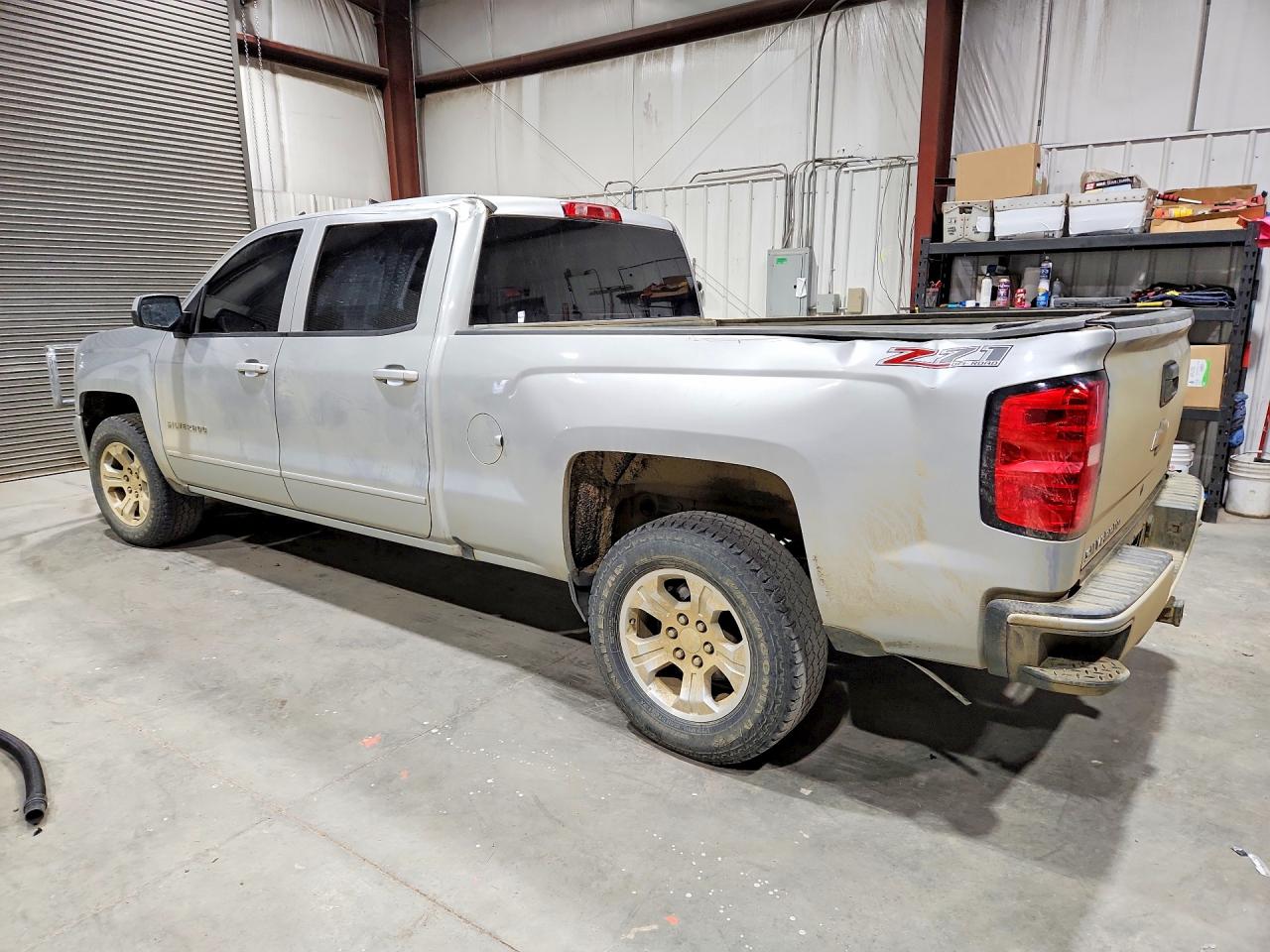 2017 CHEVROLET SILVERADO K1500 LT photo 2