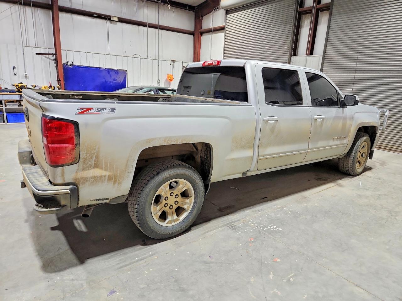 2017 CHEVROLET SILVERADO K1500 LT photo 3