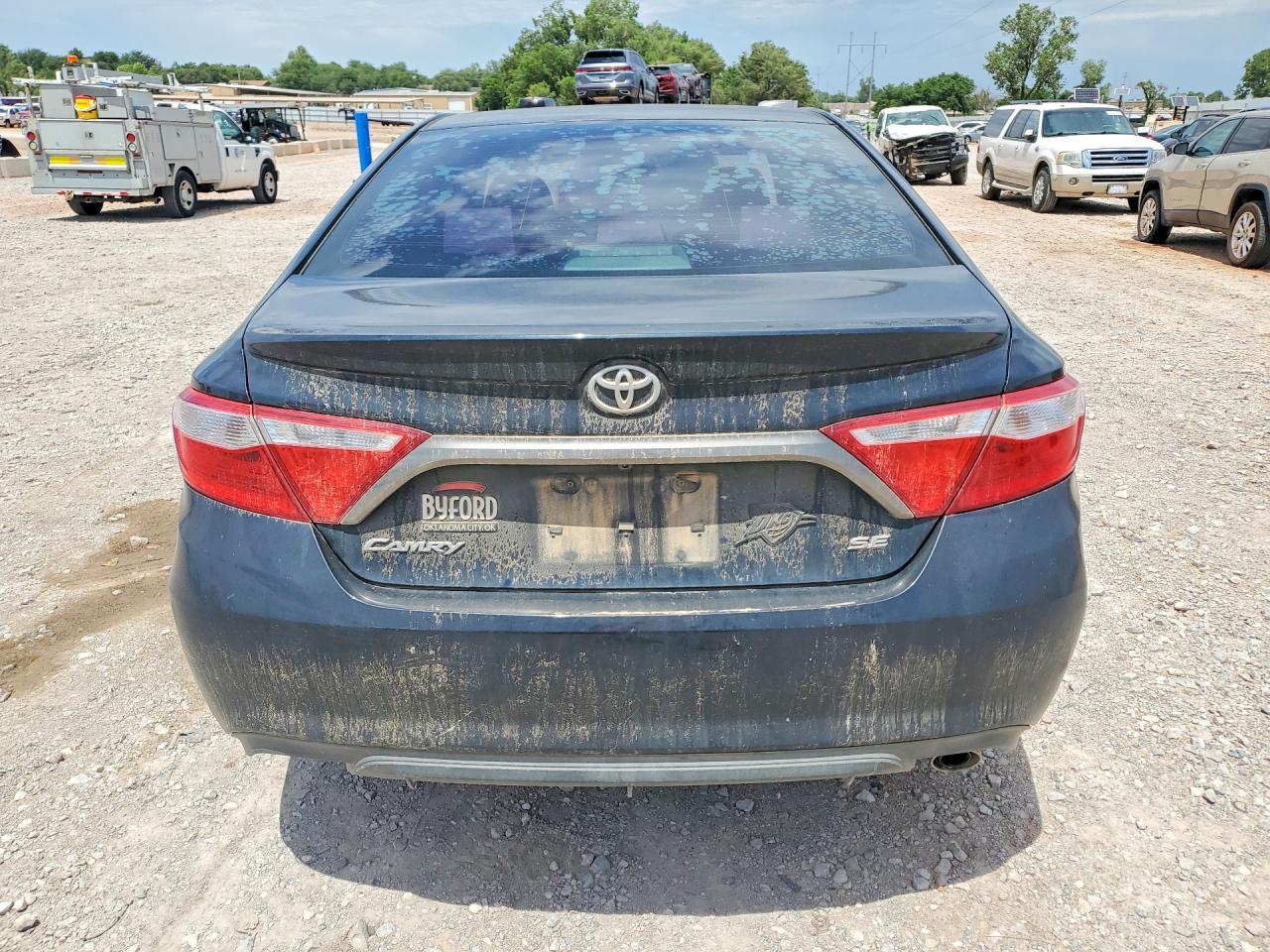 2016 TOYOTA CAMRY SE photo 11
