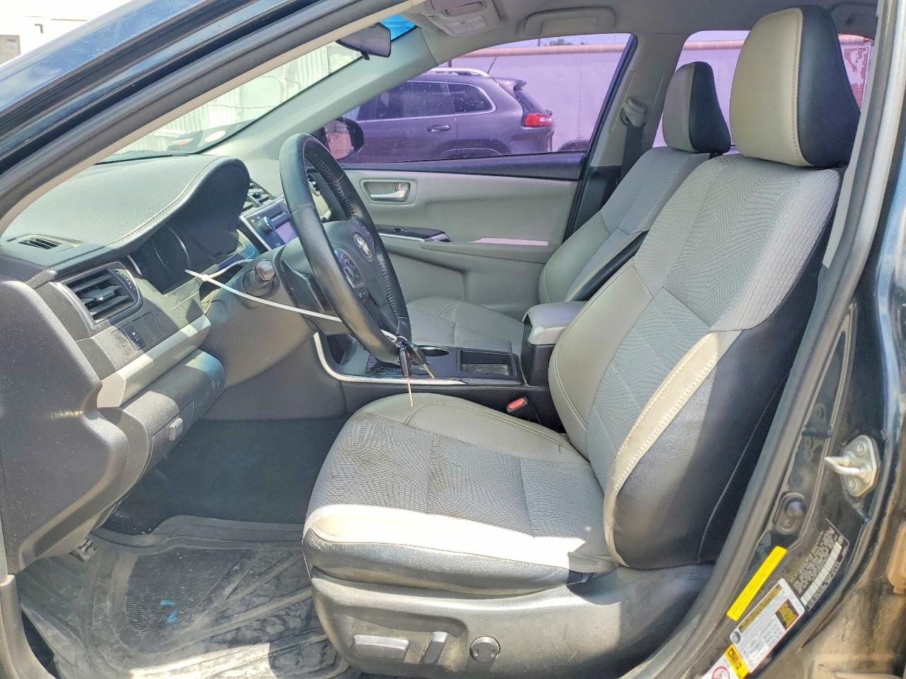 2016 TOYOTA CAMRY SE photo 13
